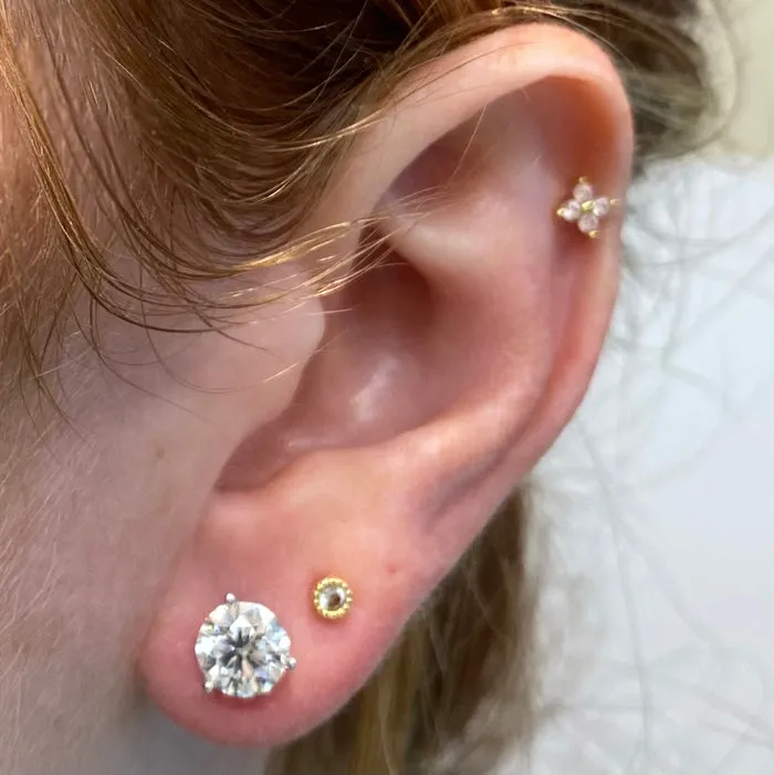 14K White Gold Round Brilliant Diamond Studs 2.00 Carats
