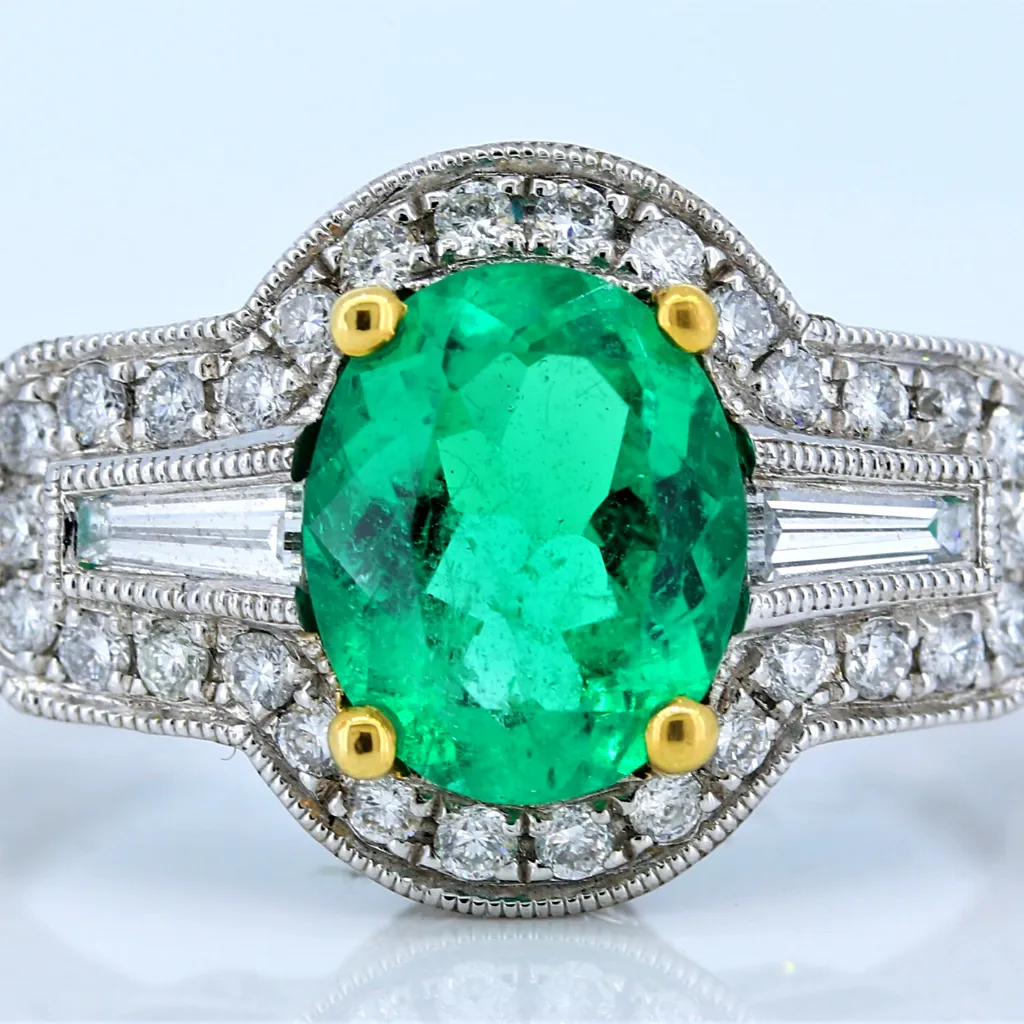 18k White Gold Ring with a 1.39ct Emerald and diamonds