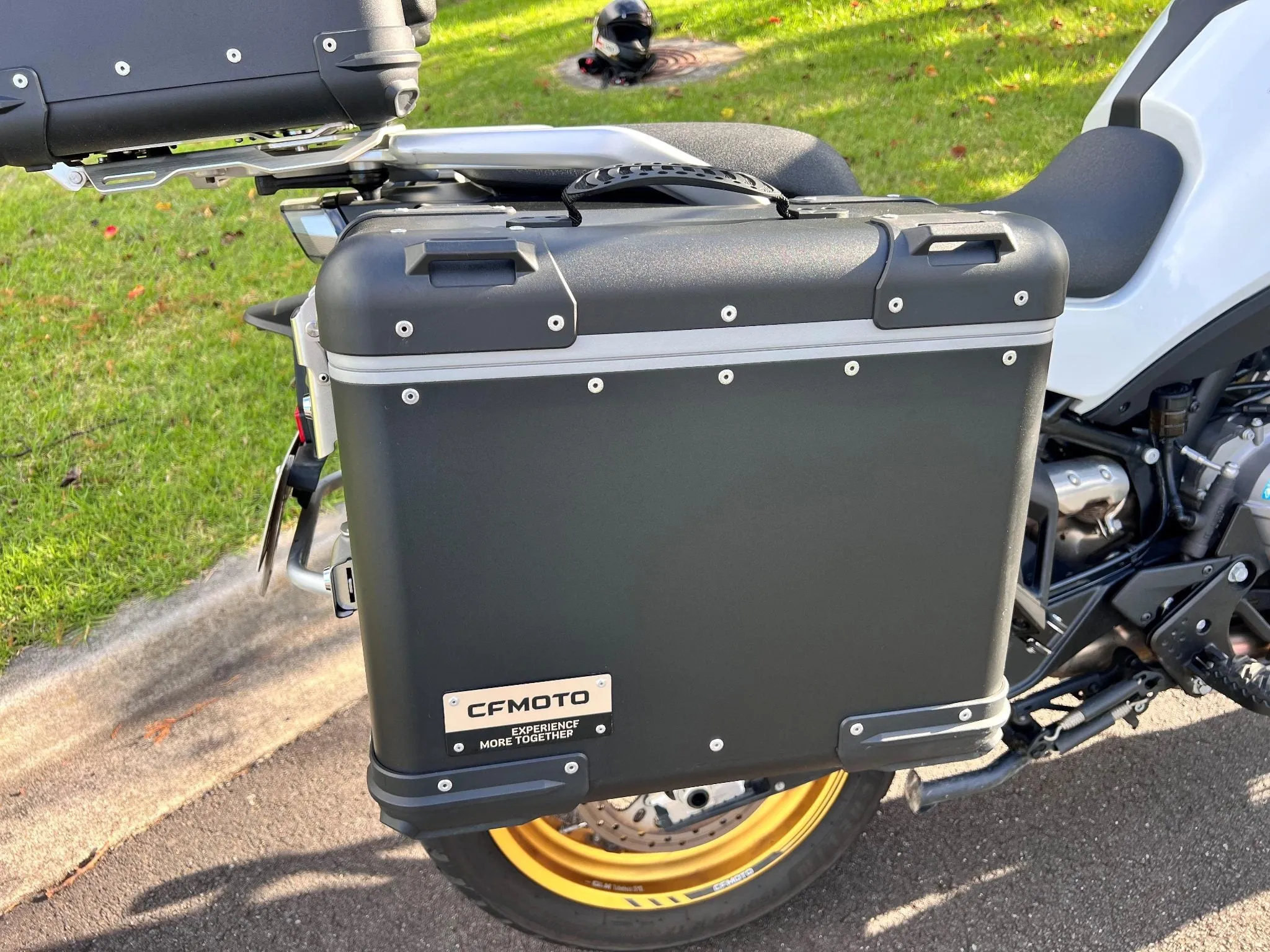2025 CFMOTO 800MT EXPLORER - LIKE NEW!