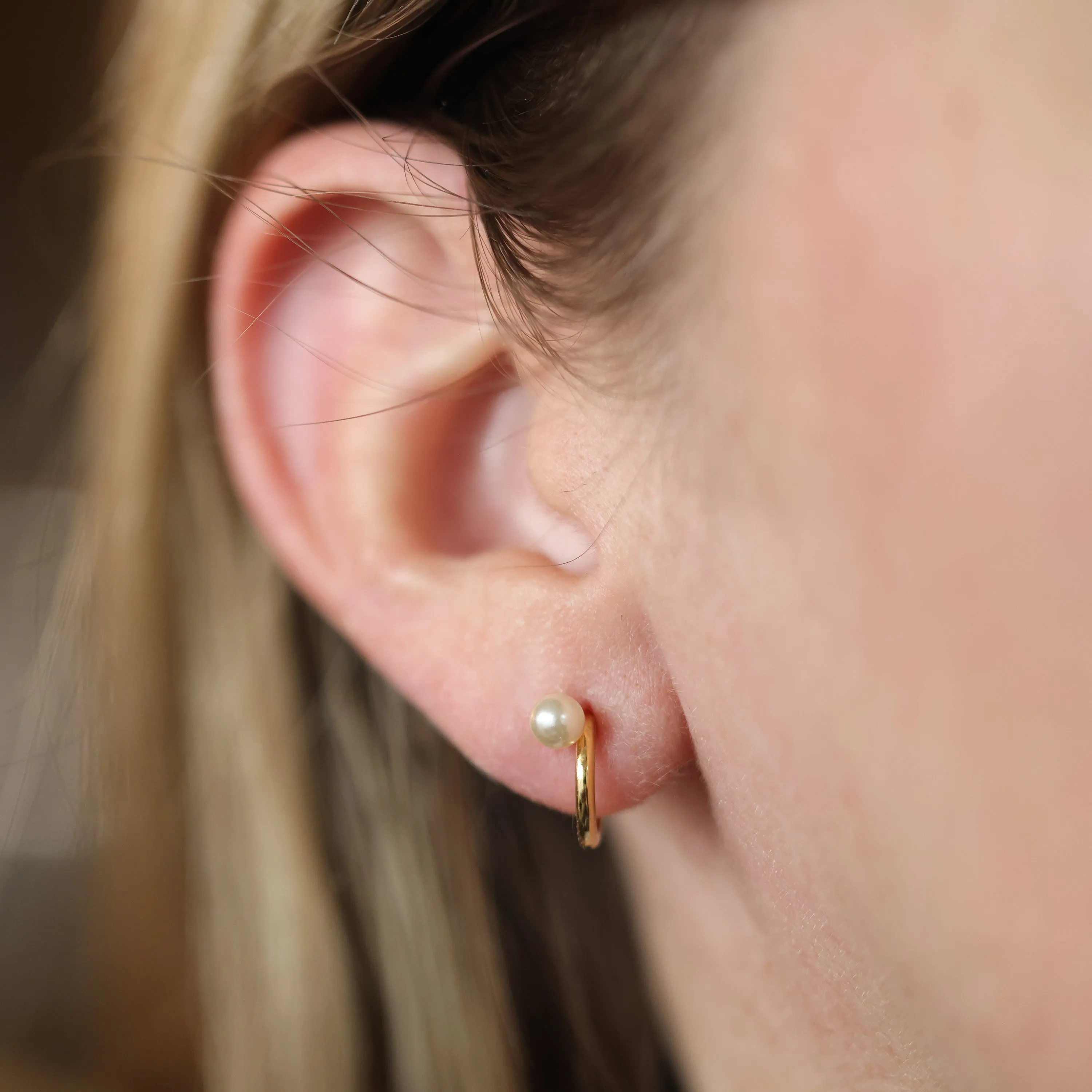 Audrey Illusion Hoop Earrings in Gold