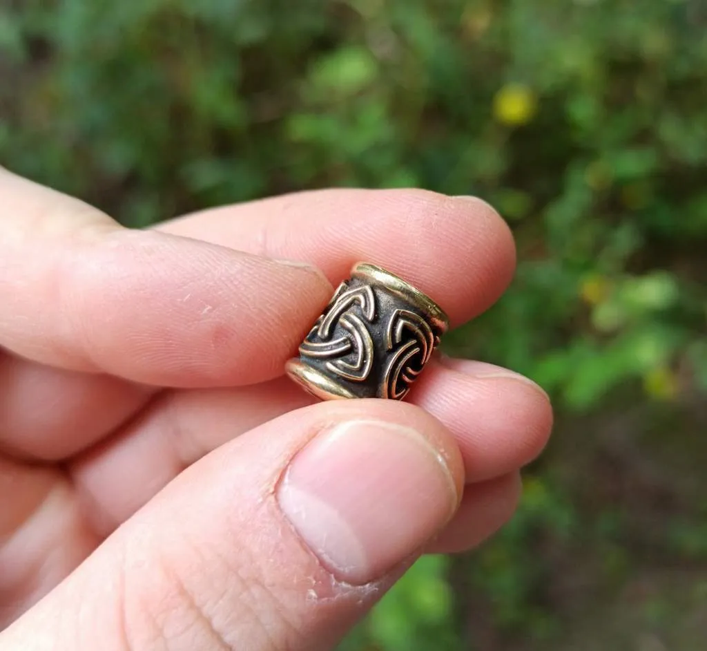 Celtic knot bronze bead