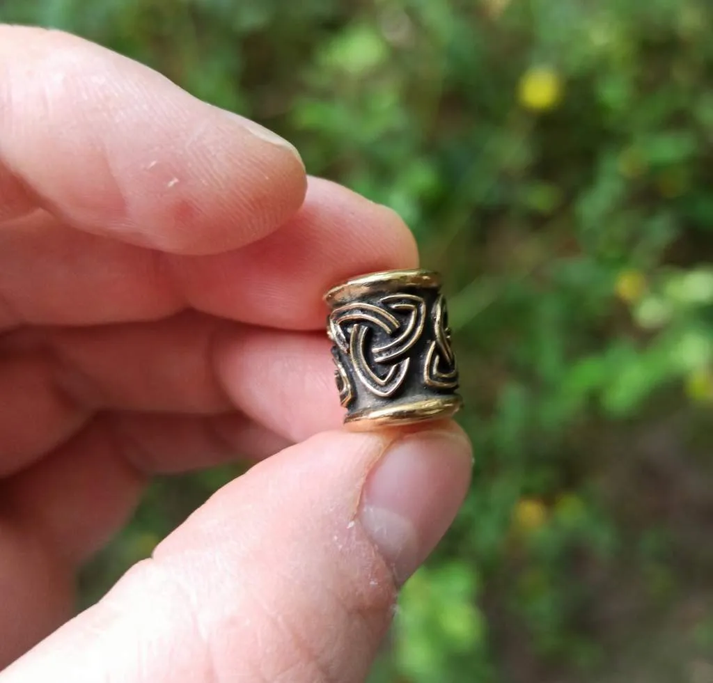 Celtic knot bronze bead