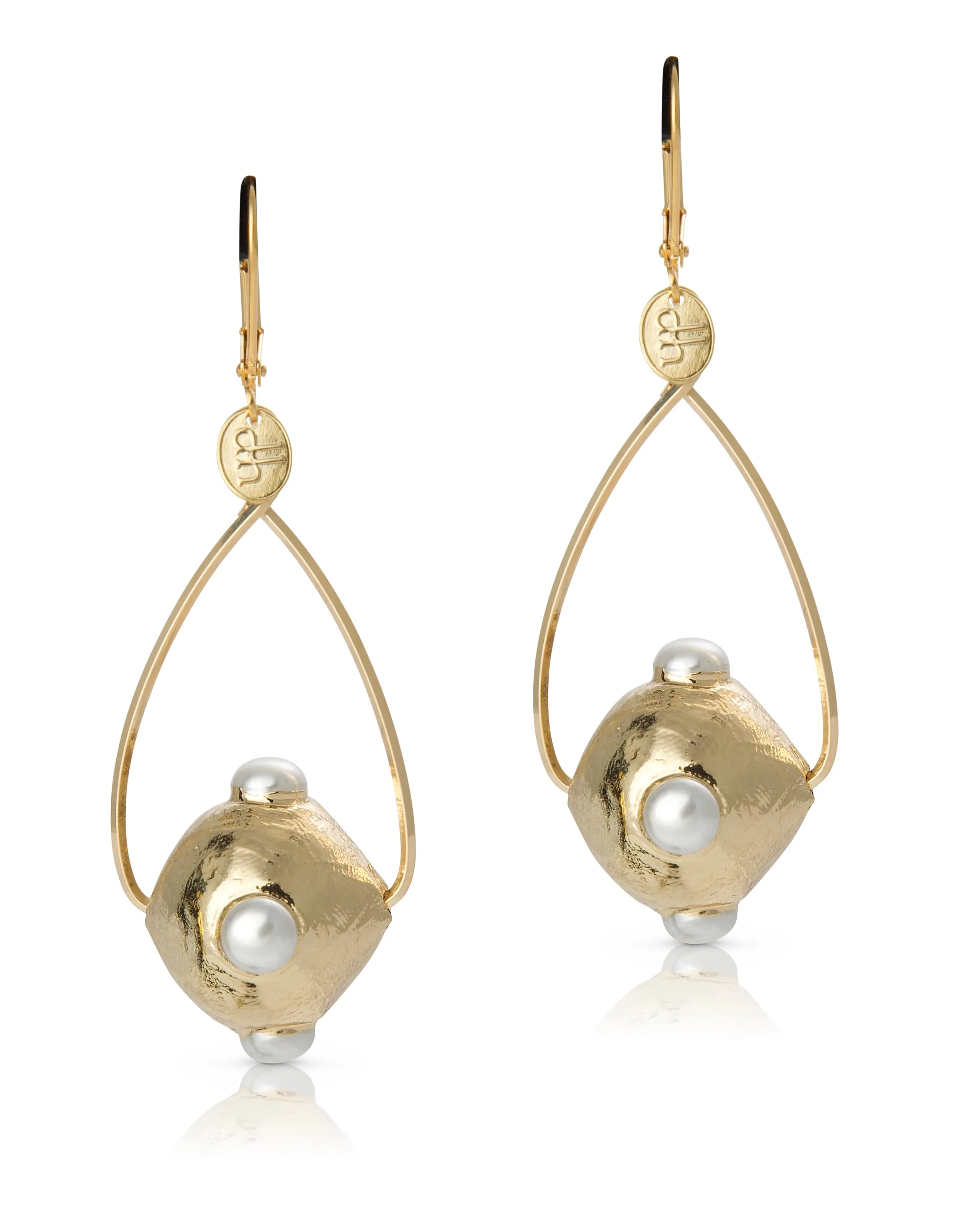Danielle White Pearl Earring