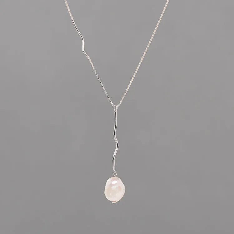 FLOURISH PEARL NECKLACE