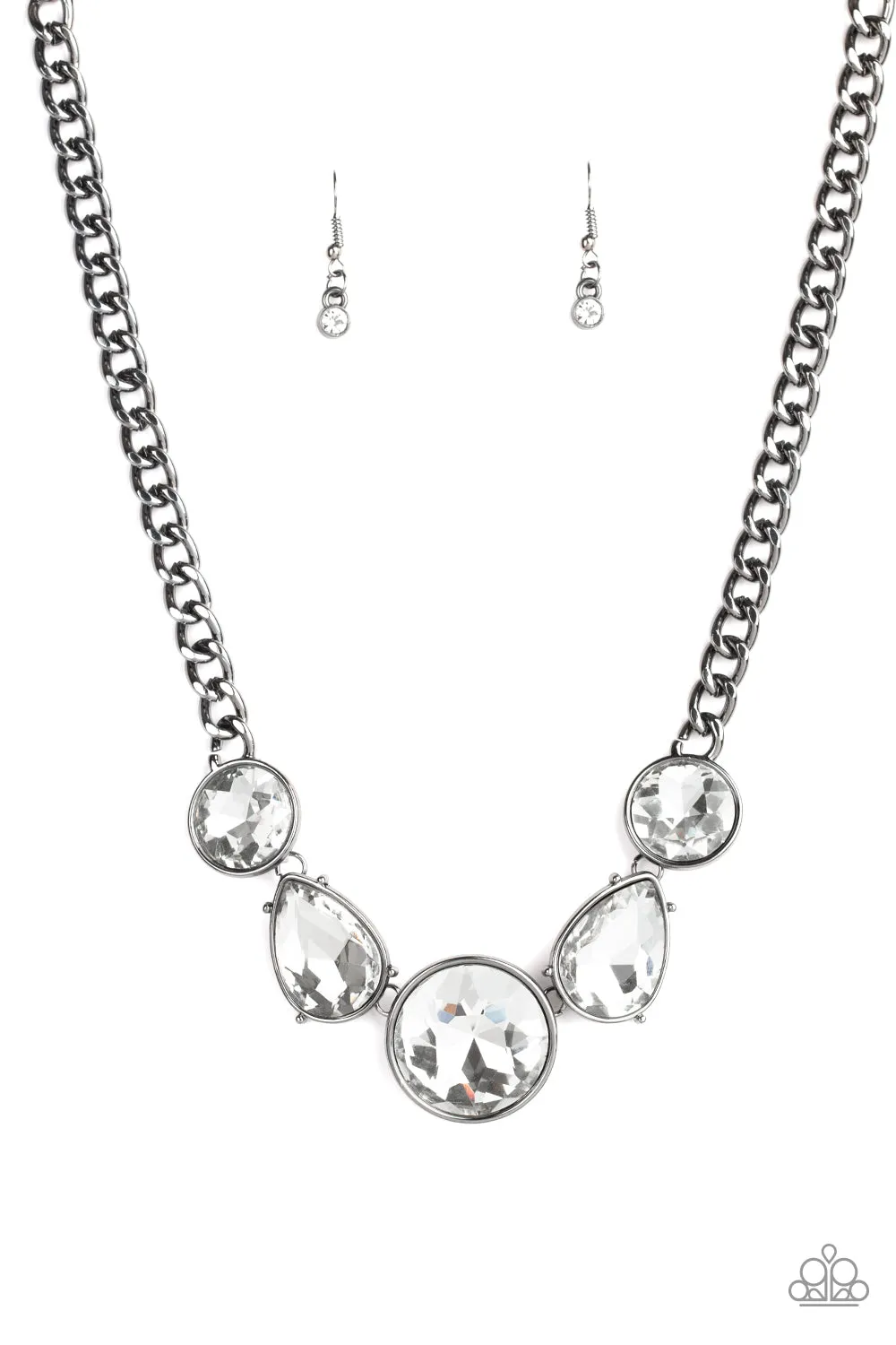 Paparazzi All The Worlds My Stage - Black Necklace