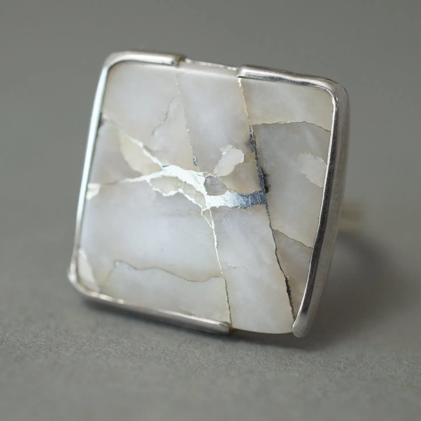 SILVER VEINED QUARTZ RING