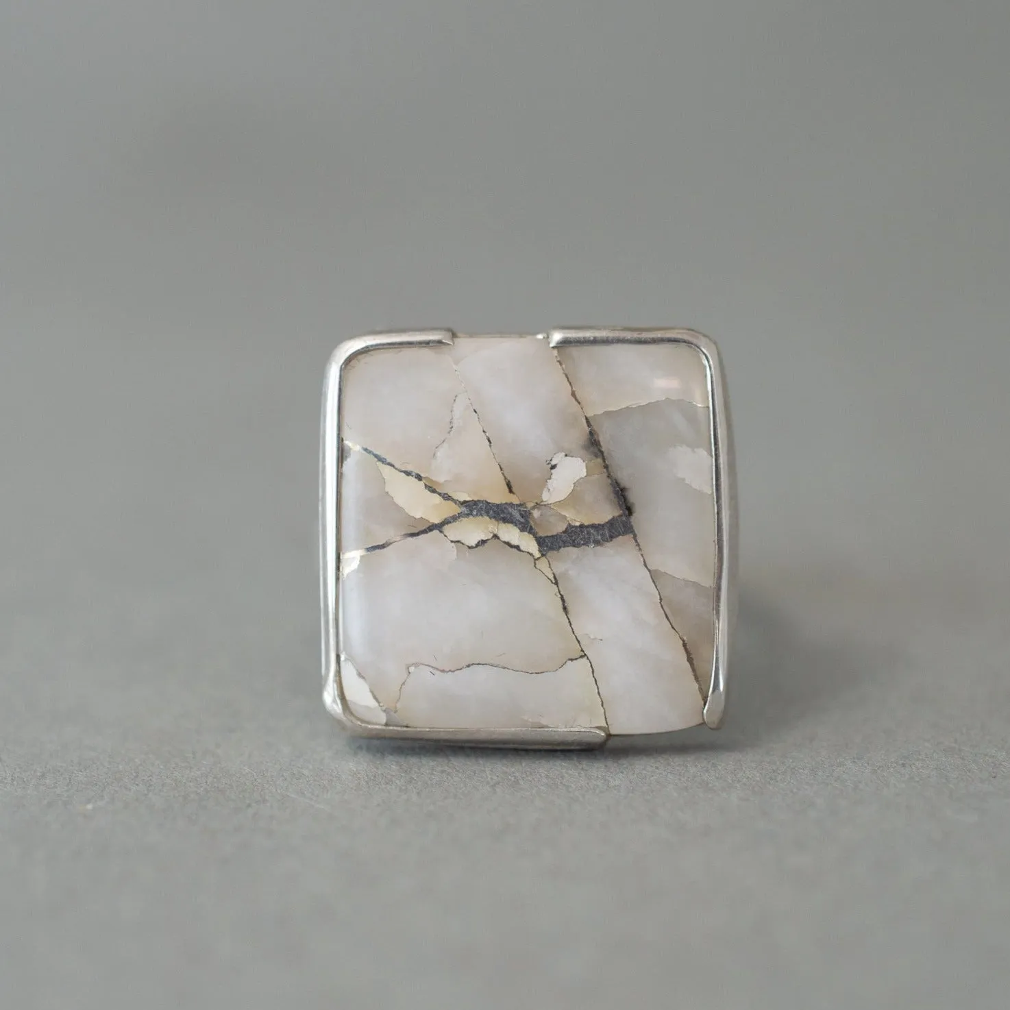 SILVER VEINED QUARTZ RING