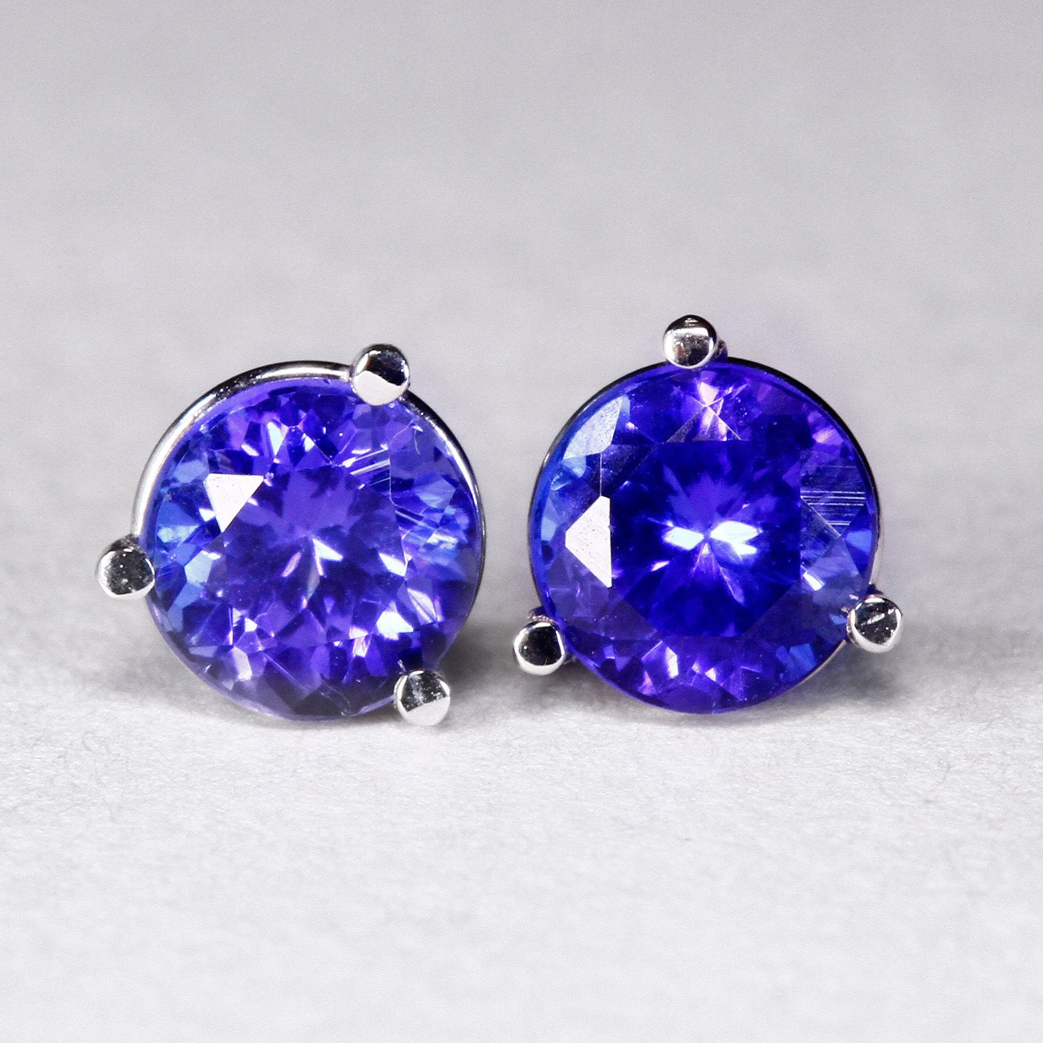 Tanzanite Stud Earrings With Top Color and Clarity