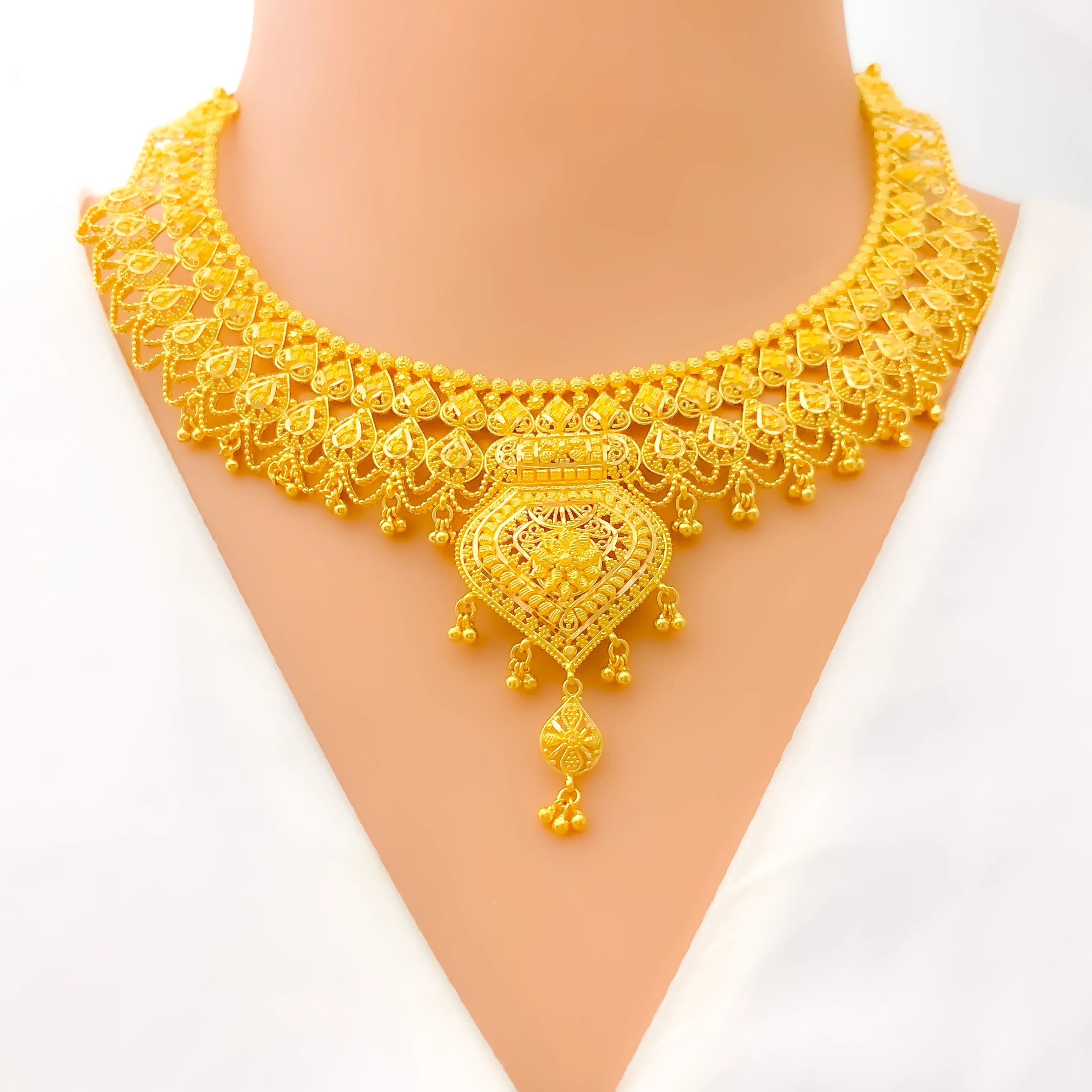 Traditional Festive 22k Gold Necklace Set