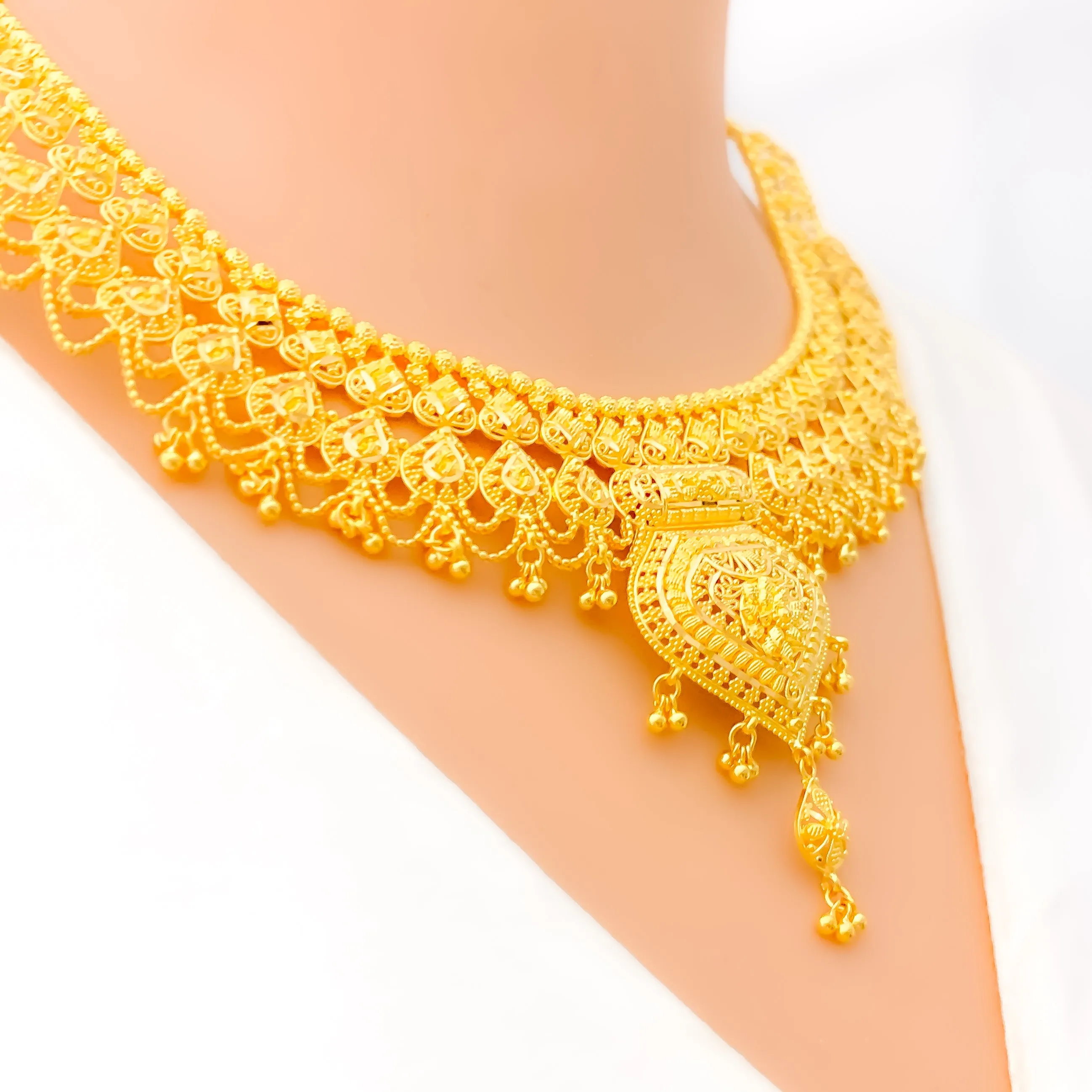 Traditional Festive 22k Gold Necklace Set