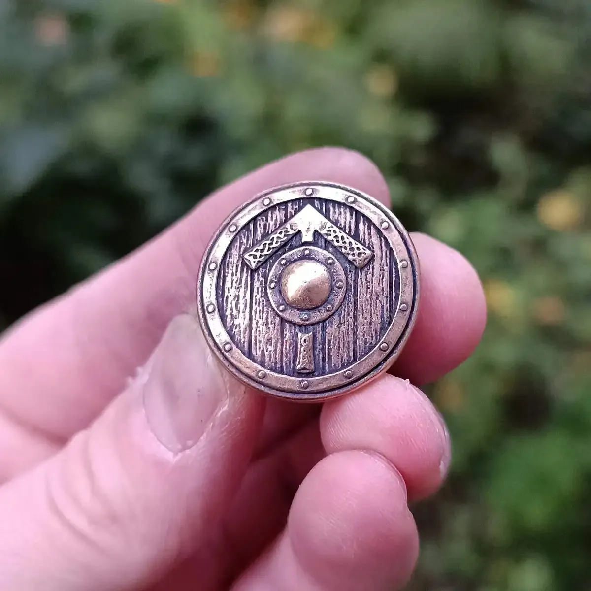 Viking shield paracord bead