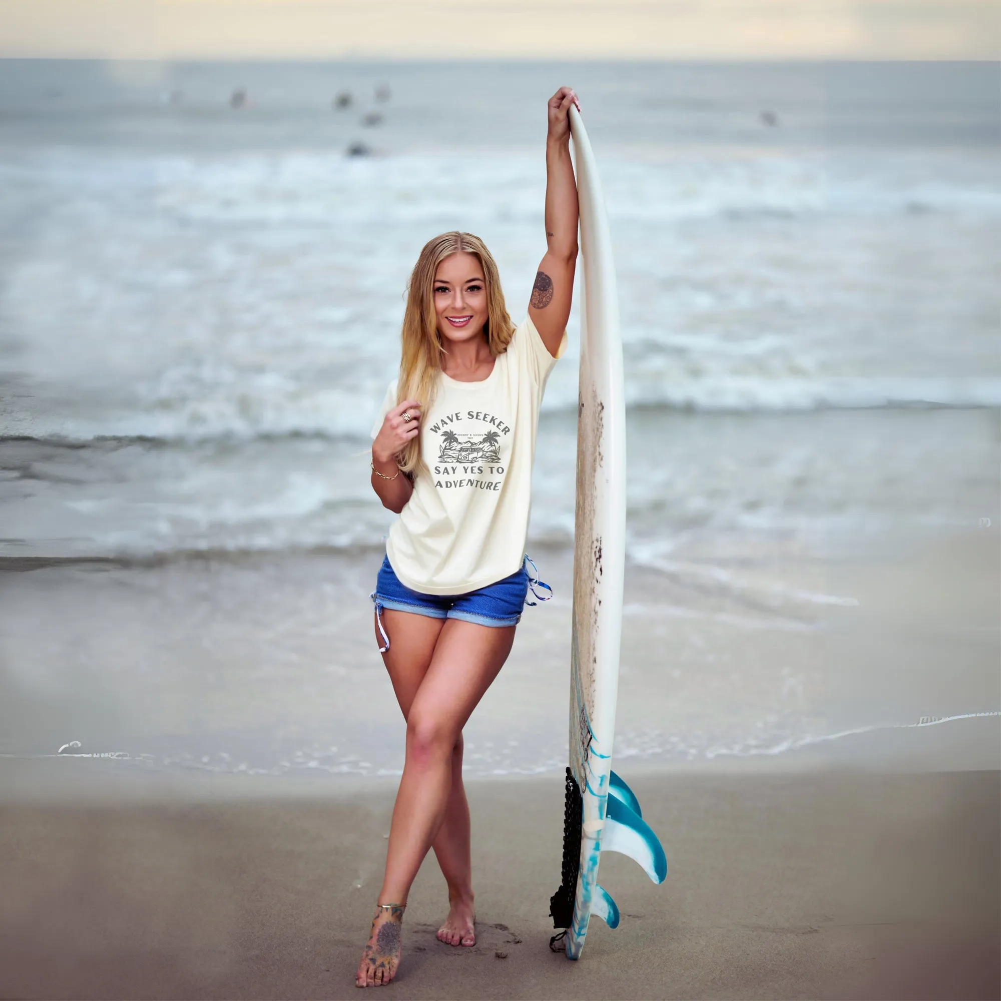 Wave Seeker - Women's dyed heavyweight - Tee